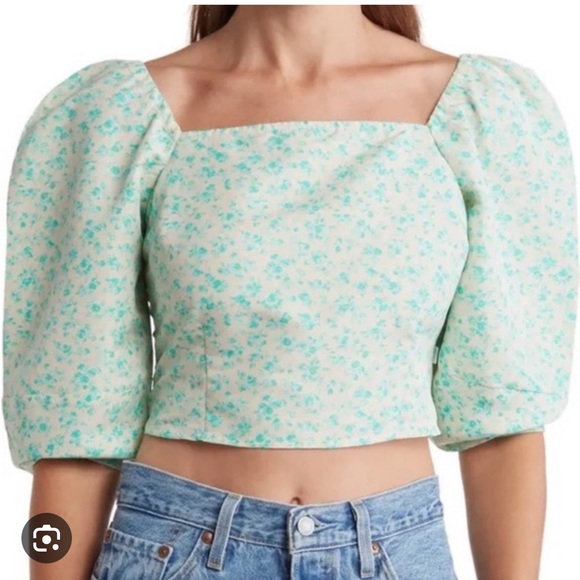 Levi's Tops - Levi's Women's Yvie Puff 3/4 Sleeve Cropped Blouse Electric